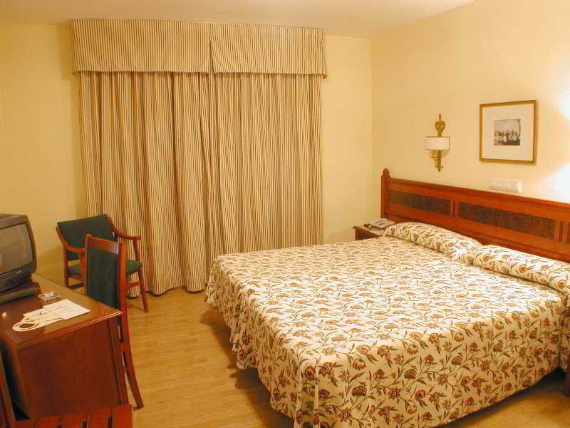 Hotel Reyes Catolicos Sevilla Zimmer foto